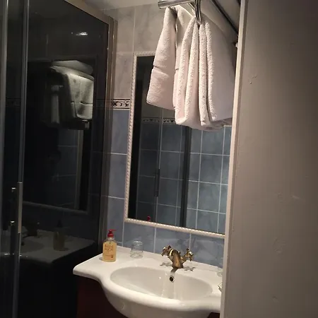 Le Mas Du Rouquan Panzió